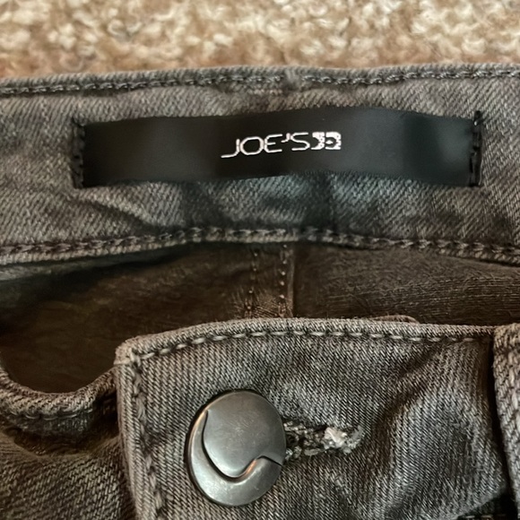 Joe’s Gray Skinny Ankle Jeans - Picture 6 of 7